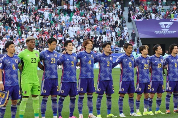 马竞全队庆祝晋级 静候半决赛对手